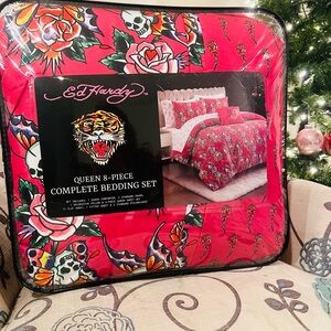 Ed Hardy Queen 8 Piece Complete Bedding Set - Comforter Sheets Pillowcases - NEW